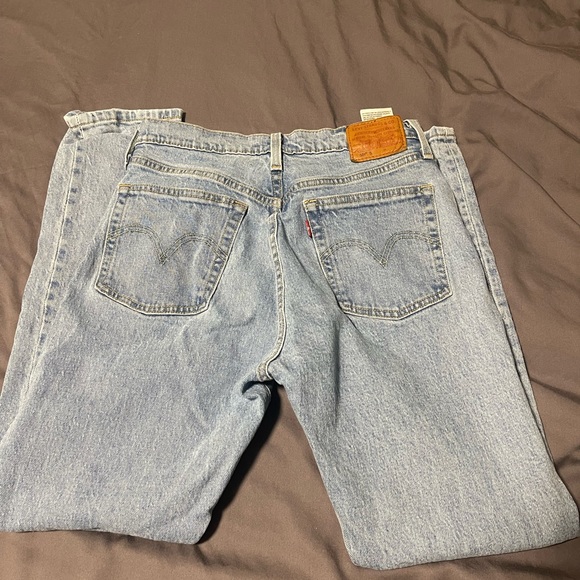 light wash levis - Picture 1 of 3